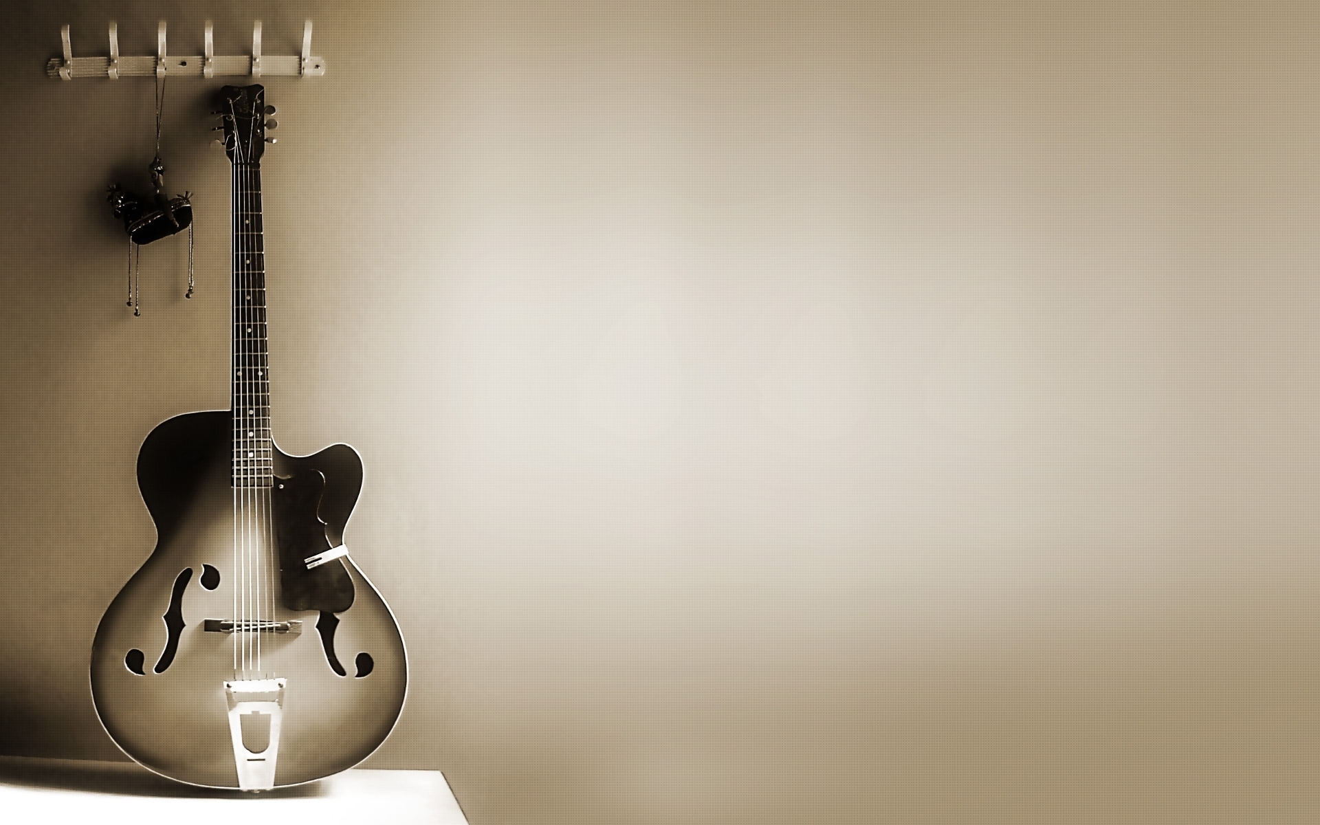 Guitar-guitar-13515072-1920-1200