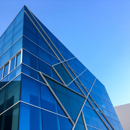 ما کارهای بزرگ را با ایده های بزرگ انجام می دهیم